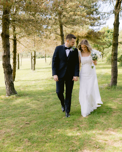 Romantic outdoor wedding photoshoot at Comis